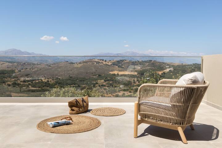 Eforasis Villa II, with Heated Spa Whirlpool gallery image 4