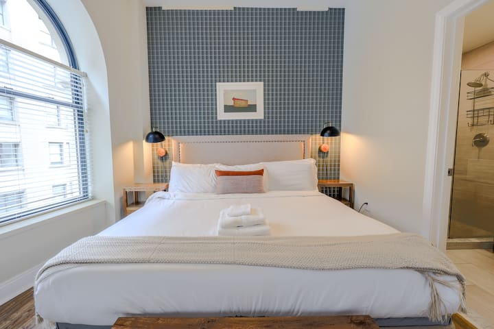 Cozy 2br in Boston FIDI District