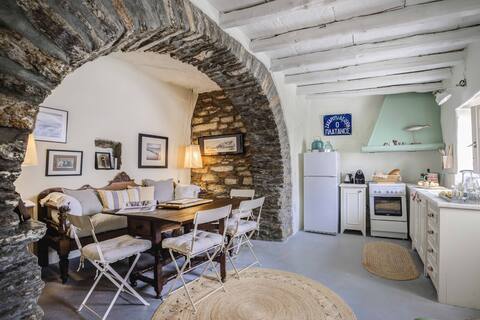 Tinos experience  the house