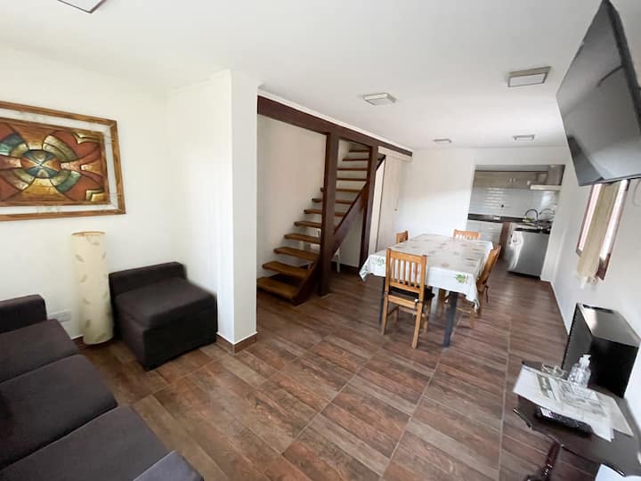 Hermoso Y Amplio Departamento Con Balcón Y Vistas - Esquel