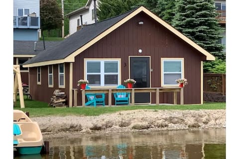 Entire Lake House 12 feet from Houghton Lake