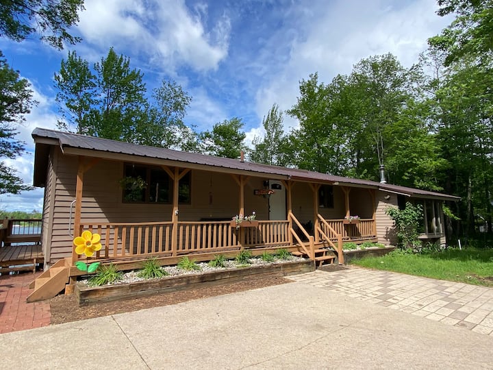 Lakehouse in Northern WI on quiet Eagle Lake