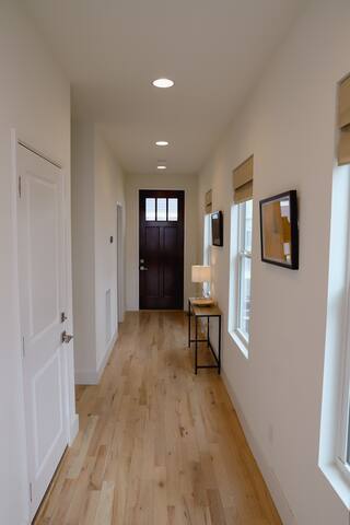 Trendy West Nash Home Close to DT – The Pink Goat gallery image 2