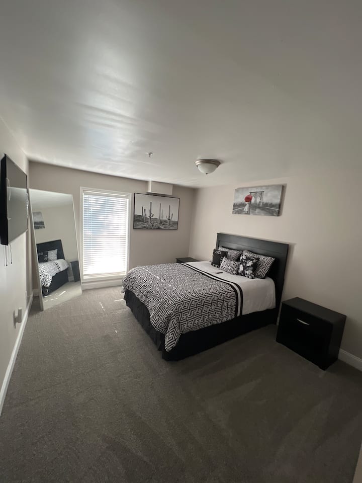 Lovely 2 bedroom 10min from Airport and Shopping Apartments for Rent