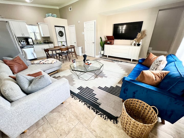 Stylish 3br/2ba Mins From Tpa/dt/stadium *Pets Ok* - Tampa, FL