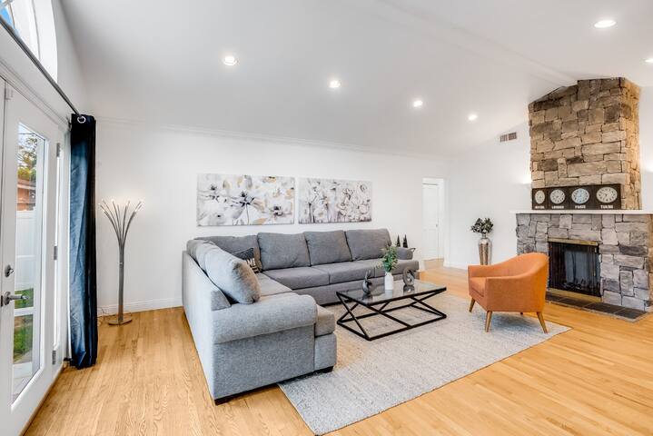 Prime location house w/pool 7 mins from Universal gallery image 5