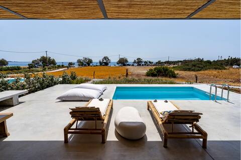 Aega - Akra Grammeno Beachfront  Villa with pool