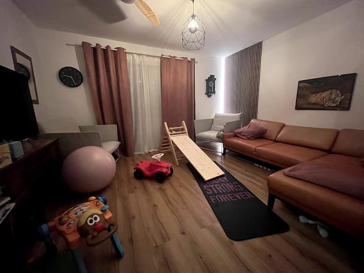 Zimmer 10 Minuten Zur Messe Und Kostenlos Parken - Köln