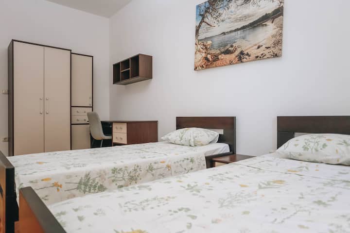 Dhomë gjumi 2