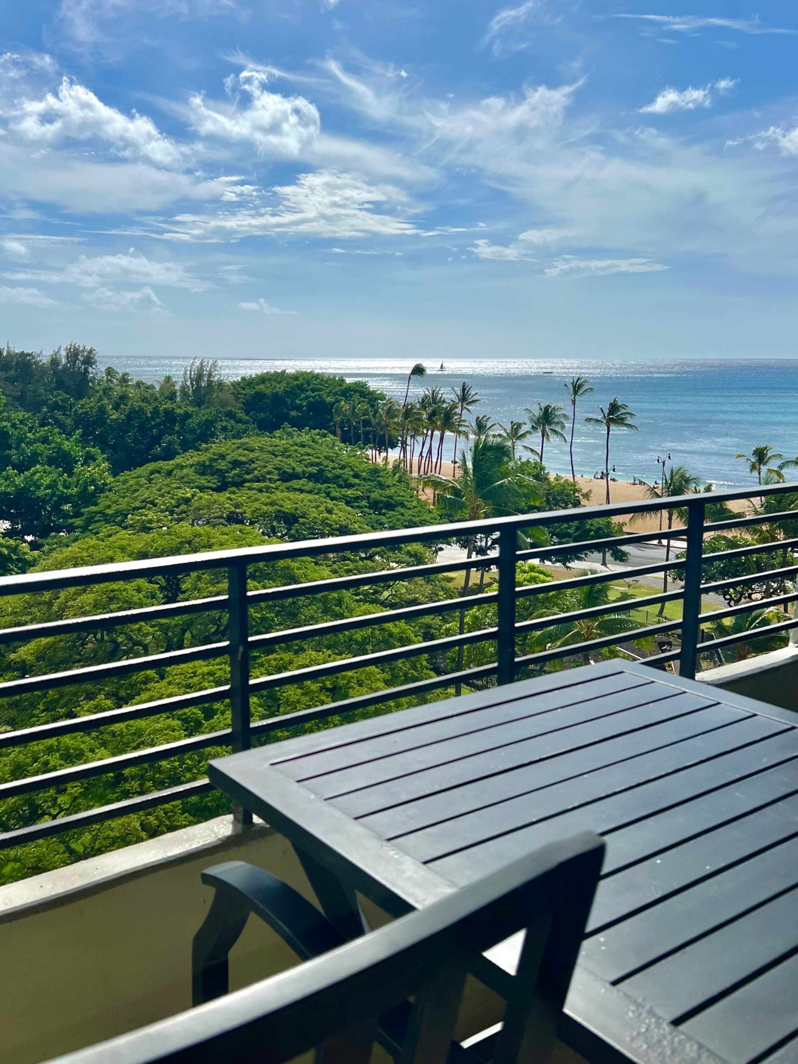 Condo in Honolulu · ★4.77 · Studio · 1 bed · 1 bath - Image 15