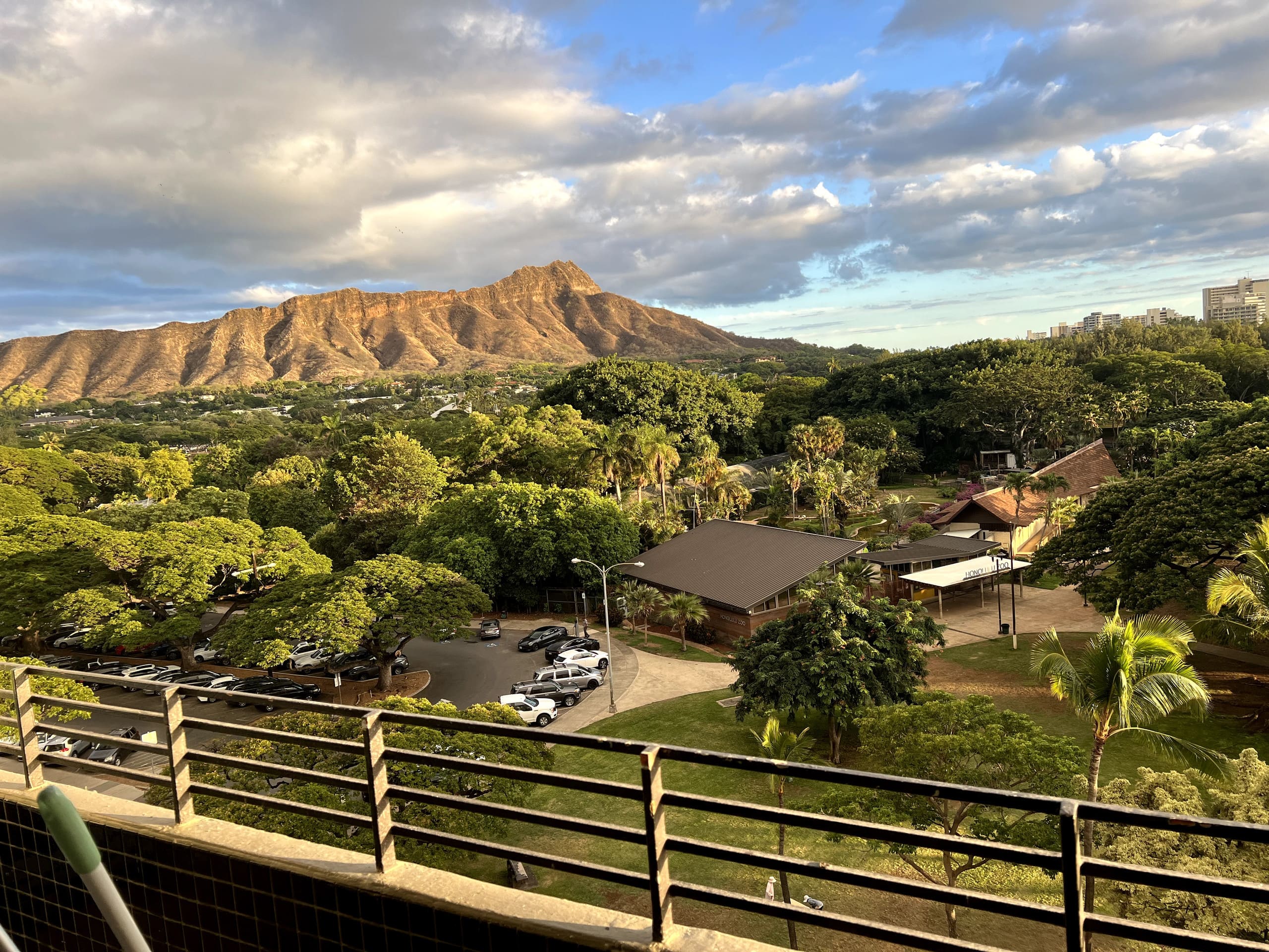 Condo in Honolulu · ★4.77 · Studio · 1 bed · 1 bath - Image 1