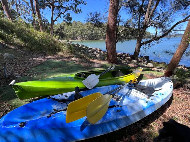 Luna Lakehouse: Views~Kayaks~Lake access~Boat Bay gallery image 3