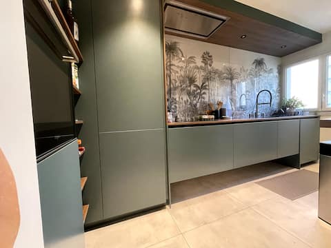 3 Bedroom Apartment & 1 Bathroom