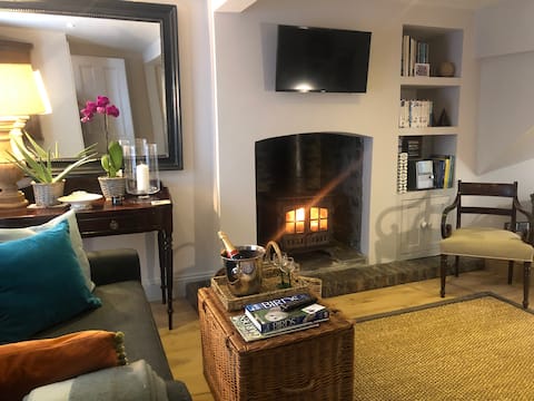 Top Airbnb: Cottage in Appledore- 100 metres from the Quay in Northam