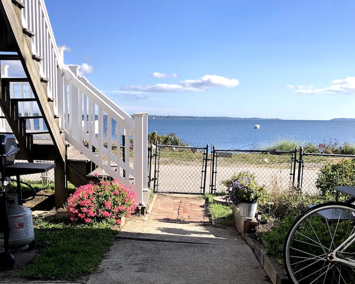 BEACH FRONT Private Entrance with Boat Ramp