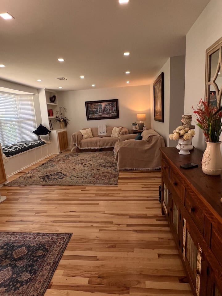 NoLa’s Oak Luxe 3 BdRm, Central, Spacious, Parking Houses for Rent in Marrero, Louisiana