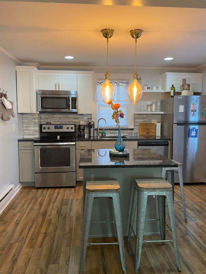 Calming Congressional House Apartments for Rent in Lansdowne