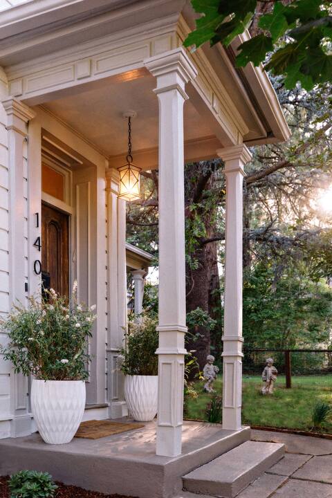 Victoriana - Downtown Nevada City Estate on Creek