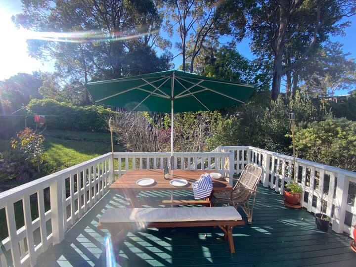 Minnie Mollymook. Central 4 bedroom home. Houses for Rent in