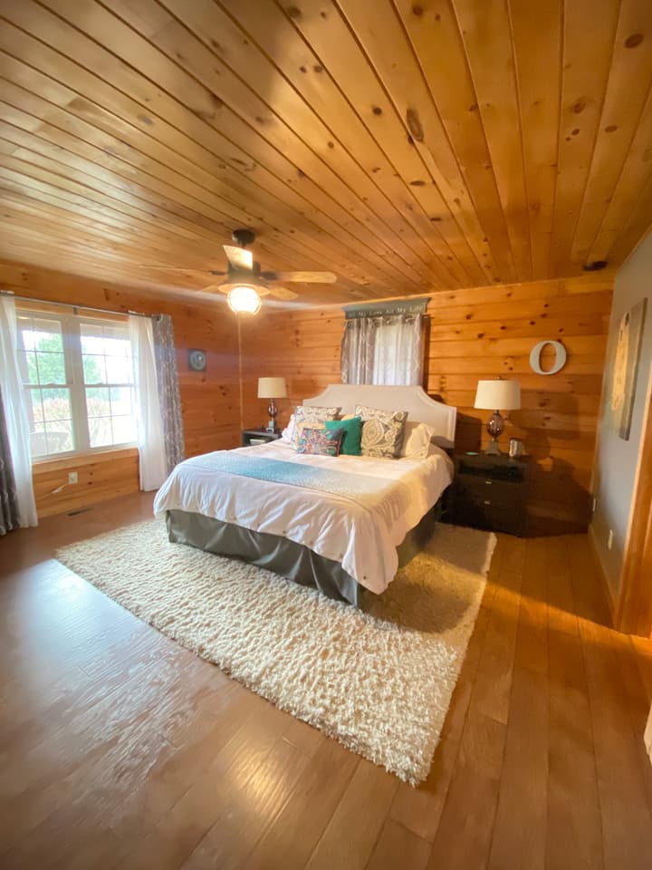 Master bedroom with king size memory foam mattress and private master bathroom. 