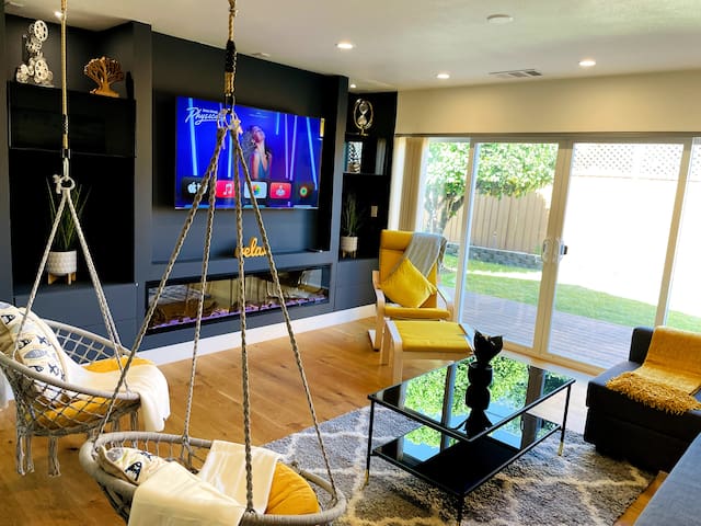 Modern smart home *RARE* :AppleHQ, SantanaRow ! gallery image 2