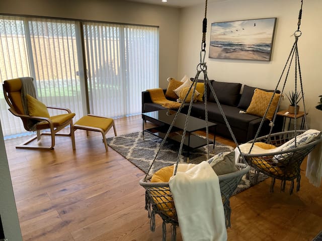 Modern smart home *RARE* :AppleHQ, SantanaRow ! gallery image 3