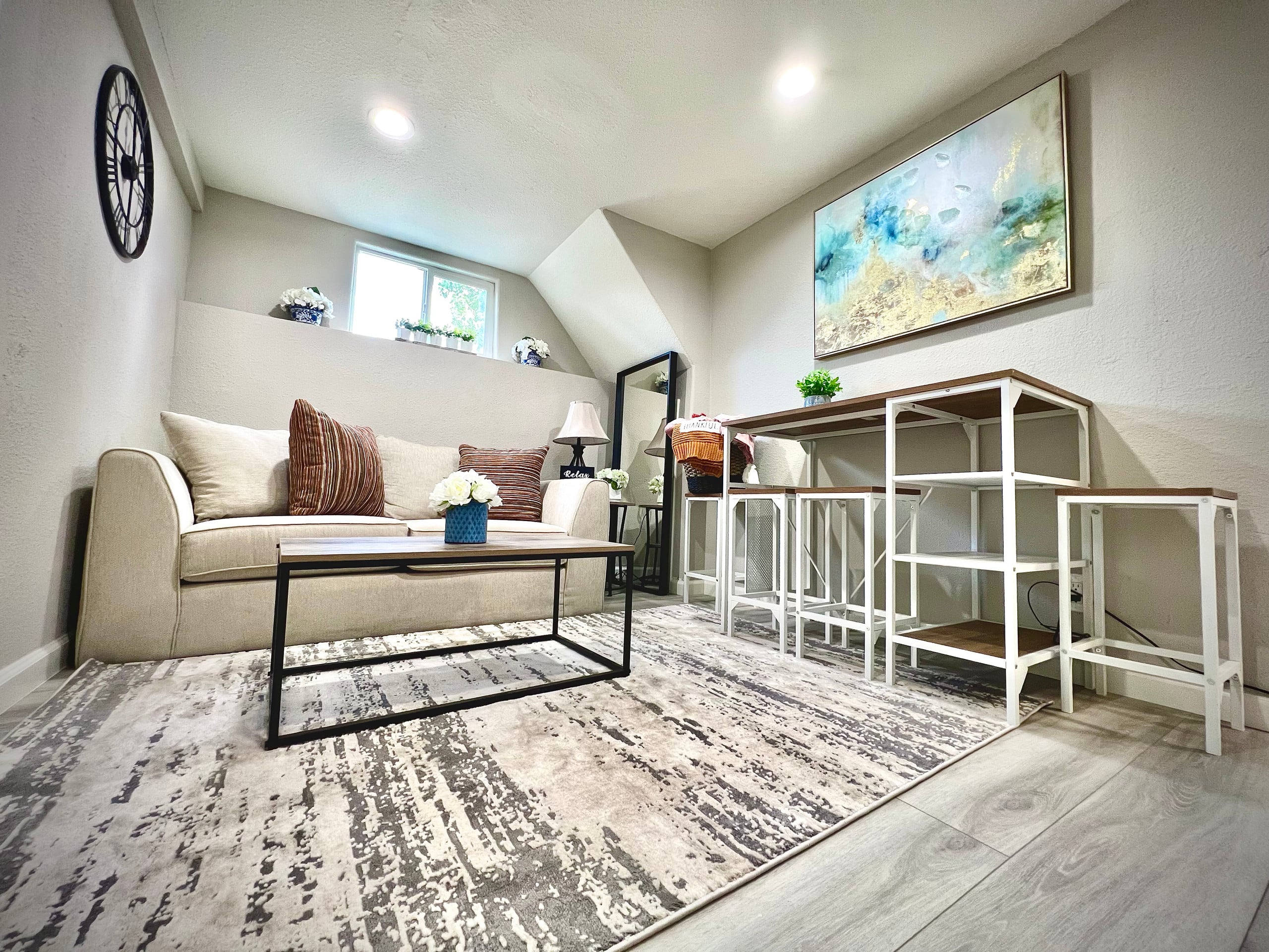 Spacious 8BR Home with Pool Table & Private Unit - Photo 29
