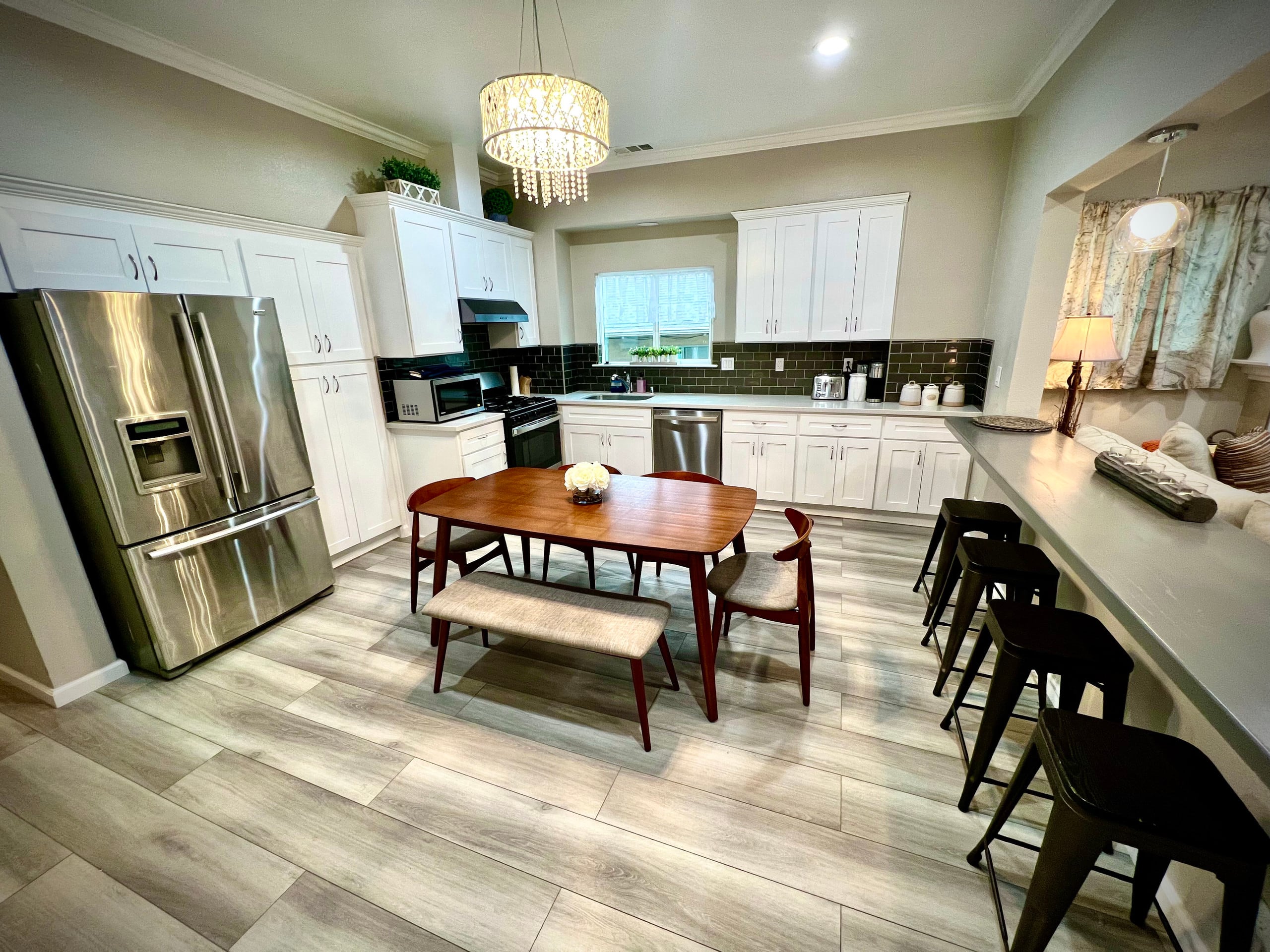 Spacious 8BR Home with Pool Table & Private Unit - Photo 13