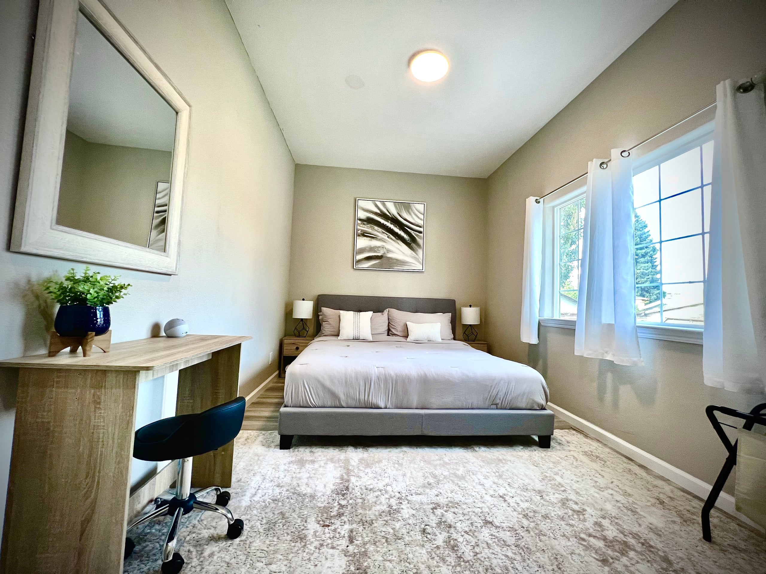 Spacious 8BR Home with Pool Table & Private Unit - Photo 23