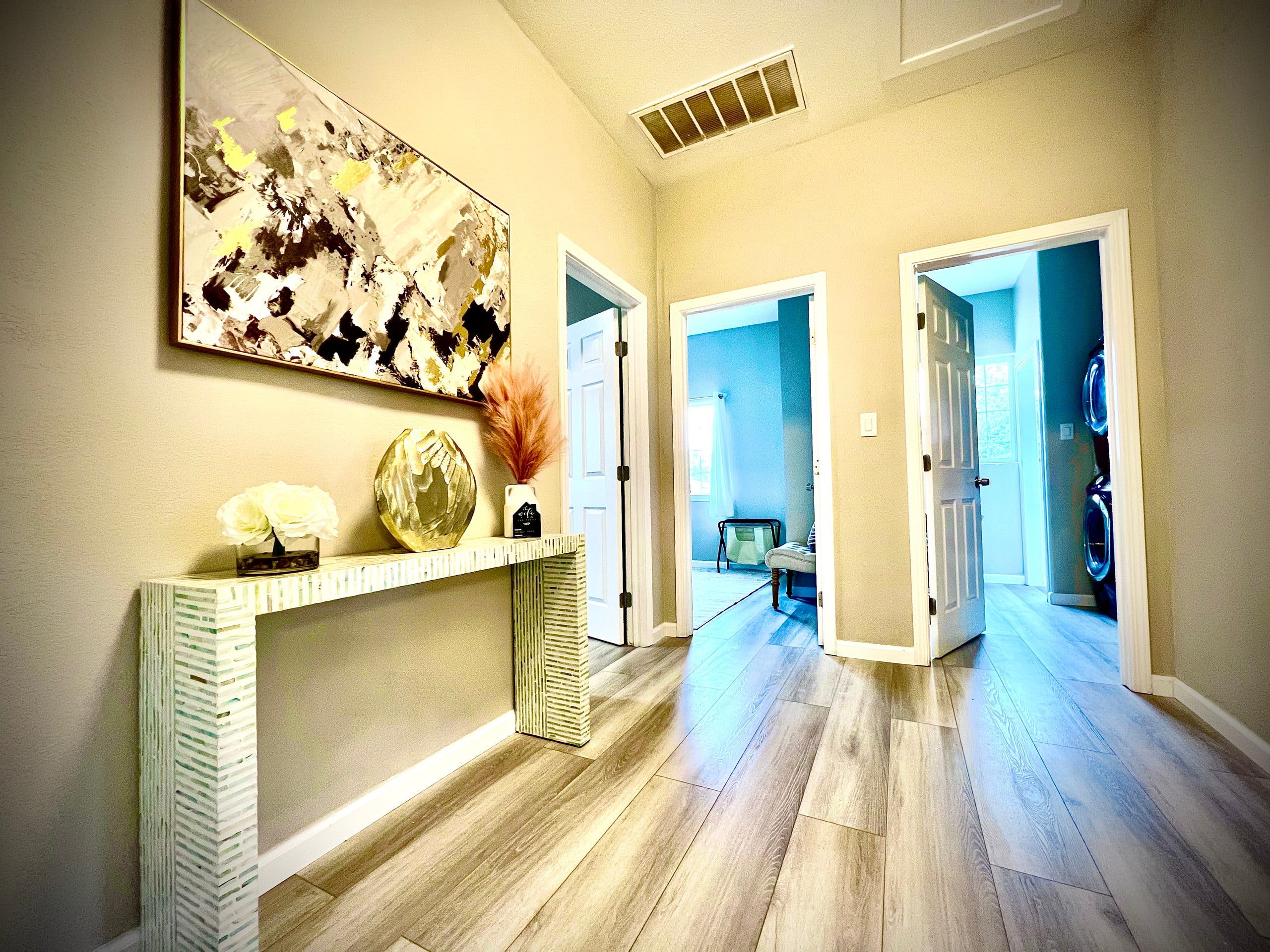 Spacious 8BR Home with Pool Table & Private Unit - Photo 26