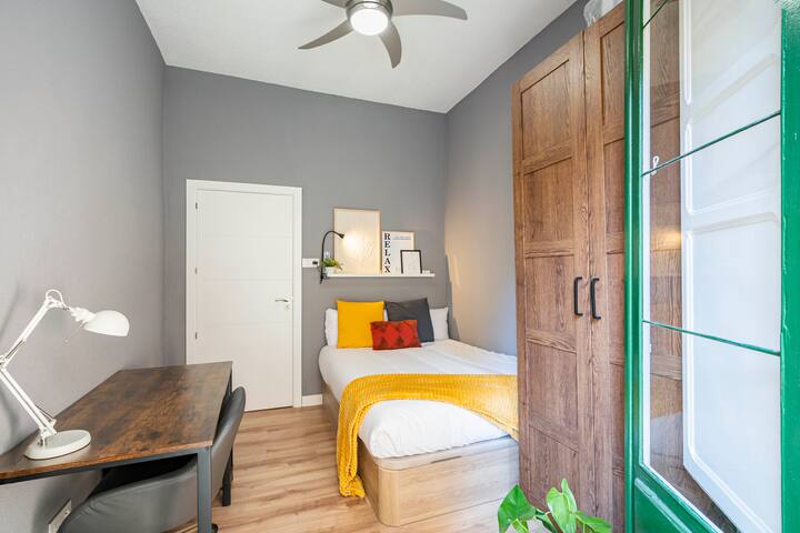 Beautiful apartment in Malasaña. gallery image 2