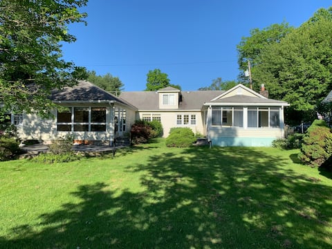 Beautiful 3 Bedroom Lakefront Home