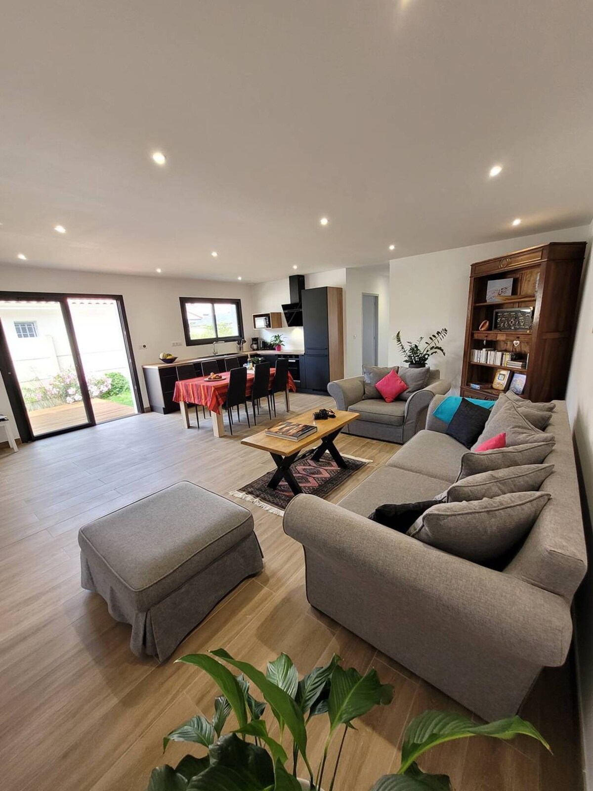 Successful Airbnb property: New 6-person villa, 3-star rating in Mimizan