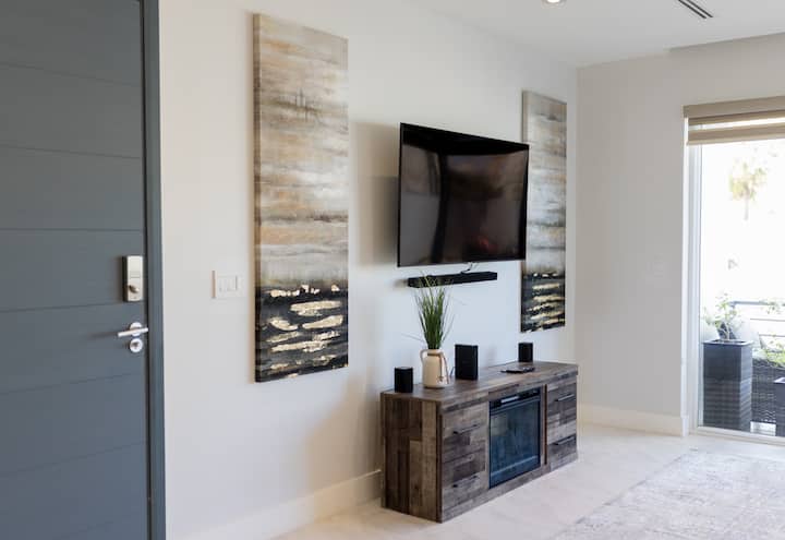 Escape To Paradise In A Stylish 2-bedroom Condo - Nasáu