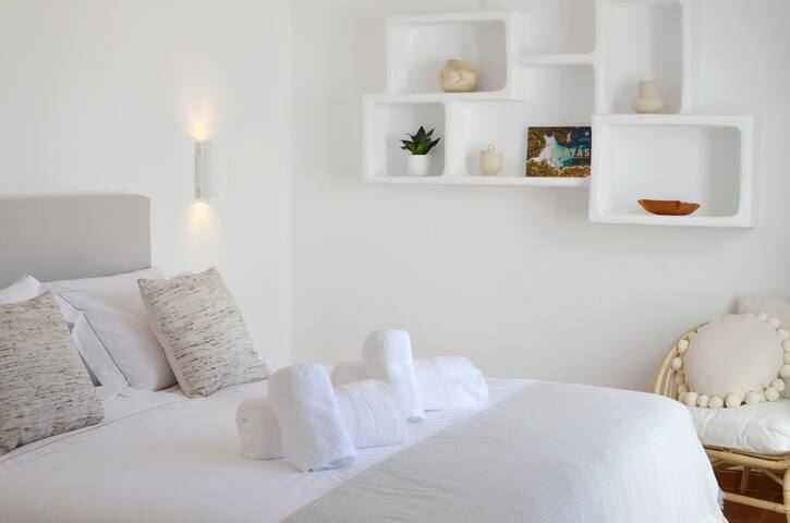 Beach Villa with Direct Access to Cala Gran Beach gallery image 5