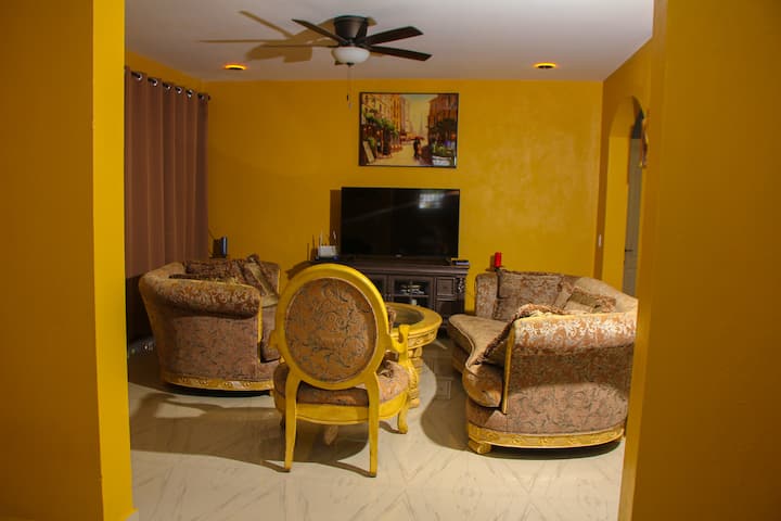 Amazing Homes 4 Bedr And Baths - Port-au-Prince