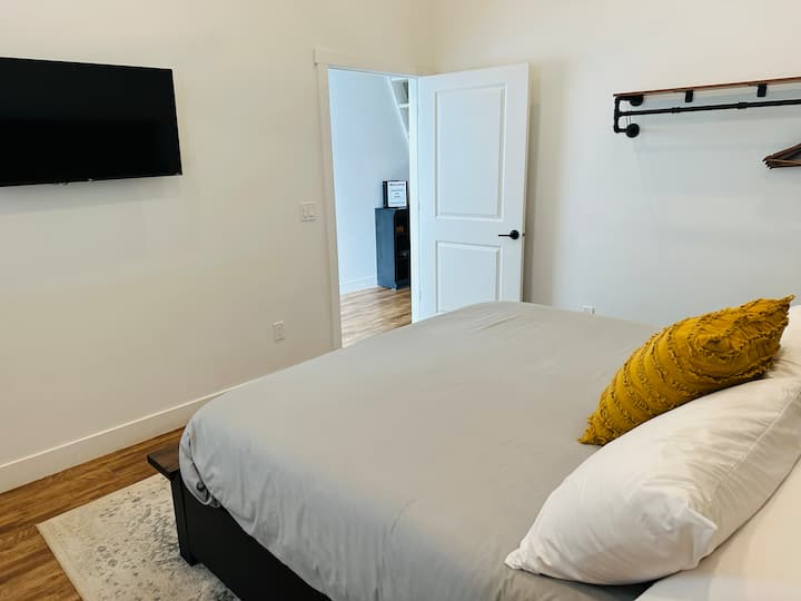 加大双人床卧室1