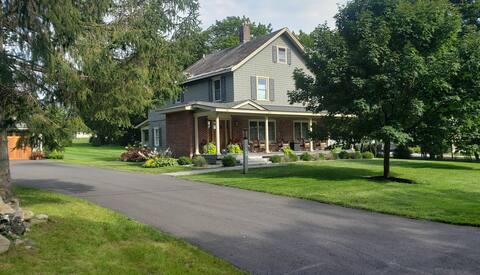Comfortable Vermont Getaway. Three bedroom home.