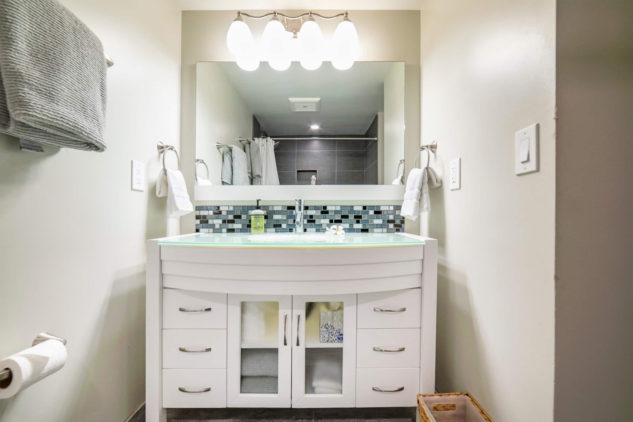 Condo in Kihei · ★4.96 · 3 bedrooms · 3 beds · 2 baths - Image 15