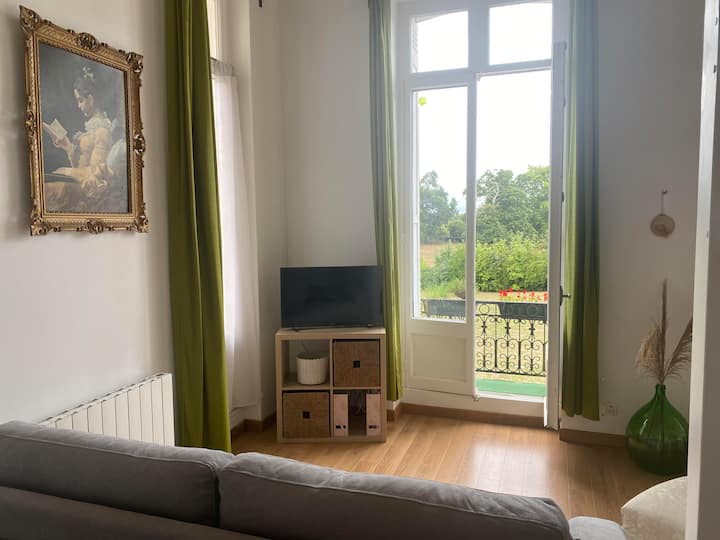Appartement Avec Jardin Dans Château Xixe Siècle - Saint-Gatien-des-Bois