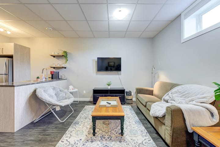 Arlo - Bright 2br | Parking | Near Downtown & Uofs - Saskatoon