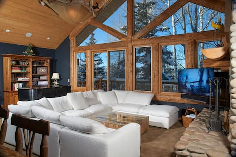 Top performing Airbnb: Tall Timbers Lodge- Mtn Chic! 7-10 Min Walk to Ski in Snowmass Village