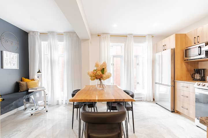 Appartement De Luxe De Deux Chambres Dans Le Vieux-port - Montréal, QC