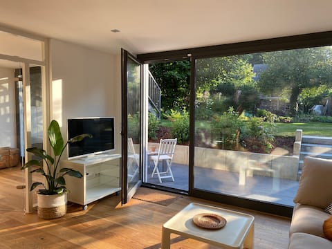 Popular Airbnb listing: Modern apartment near the city in Köln