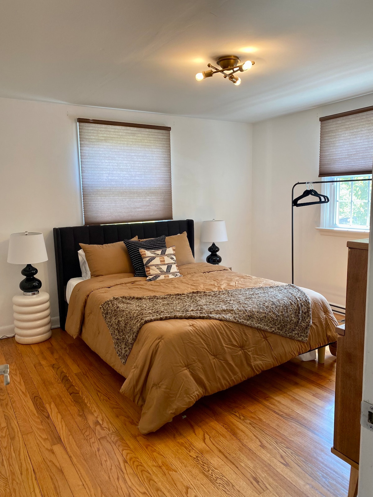 可欣赏前院美景的标准双人床客房 