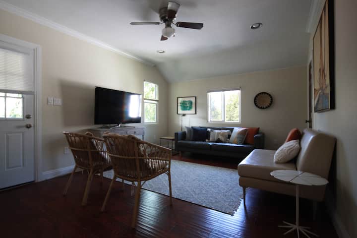 Old Time Pasadena Charm With Modern Conveniences - Pasadena, CA