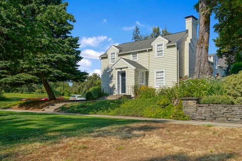 Downtown Salem Next to Bush Park Historical Home