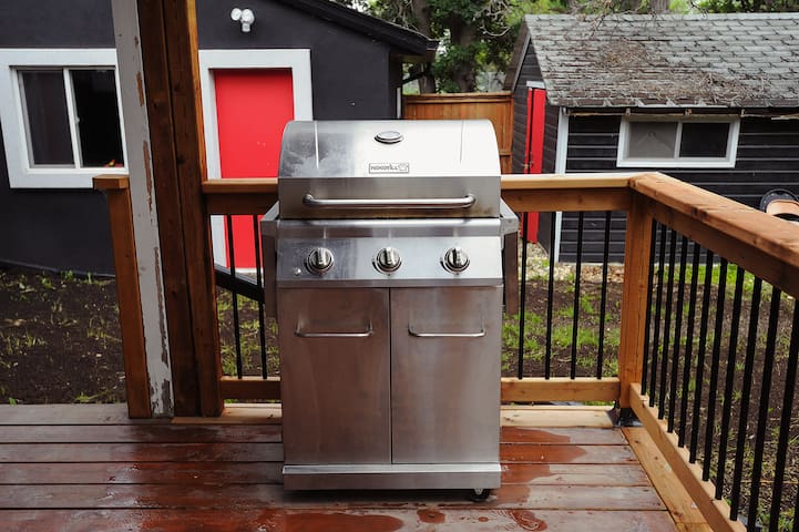 Winnipeg luxurious bungalow at a perfect location gallery image 3