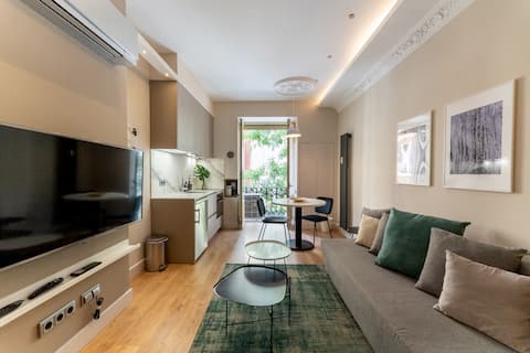 Anuncio de Airbnb popular: Luxury Cozy Studio in Barrio Salamanca en Salamanca