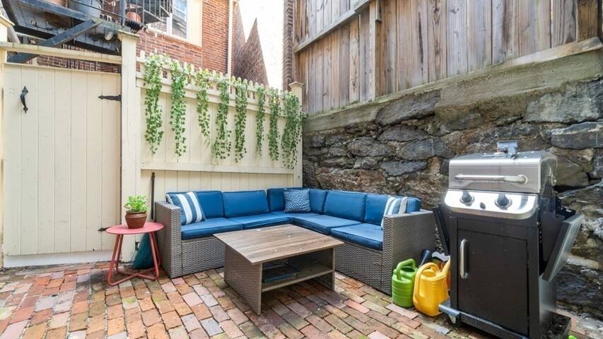 Condo in downtown Boston gallery image 5